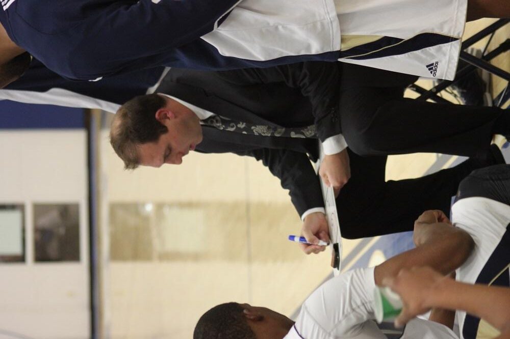 Men’s basketball hopes to rise above the stars