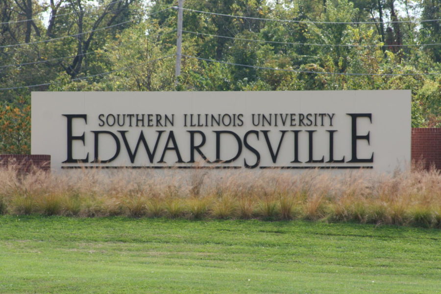 Southern Illinois University Edwardsvillle entry sign