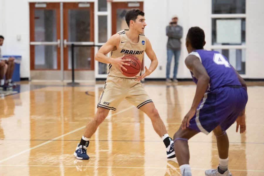 Mens Basketball Hits 10 Second-Half Three- Pointers To Pull Away From Fontbonne