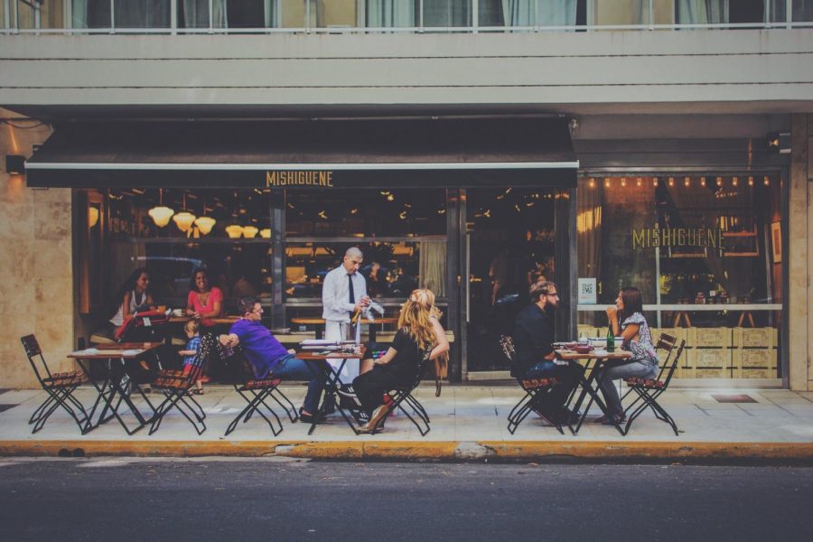 People dining outside at a restaurant | Photo Credit: Image by Pexels from Pixabay