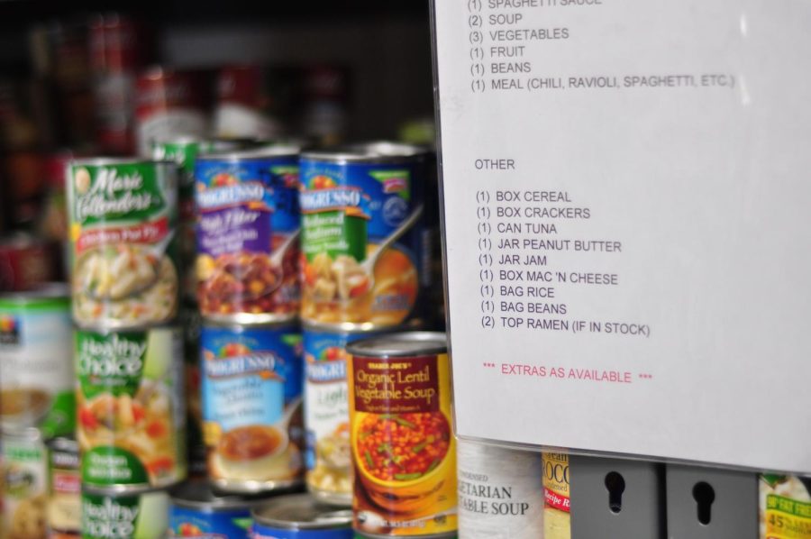 Items on a shelf at a food pantry. | Photo Credit: Wikipedia Commons/Openverse