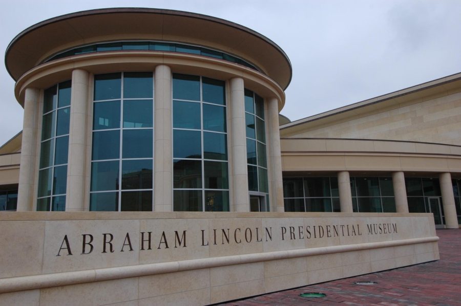 Outside of the Abraham Lincoln Presidential Museum | Photo Credit: ALPLM