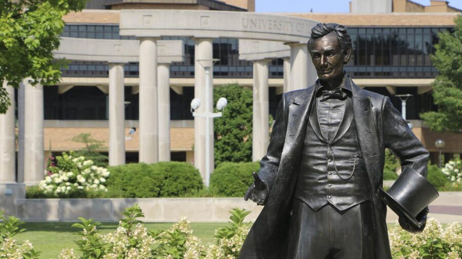 Abraham Lincoln statue on the UIS campus. | Photo credit: UIS