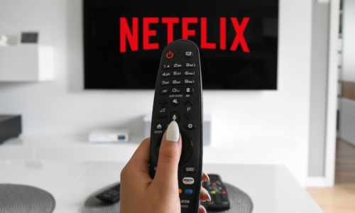 TV With The Netflix Logo and a Remote | Photo credit: Pixabay.com