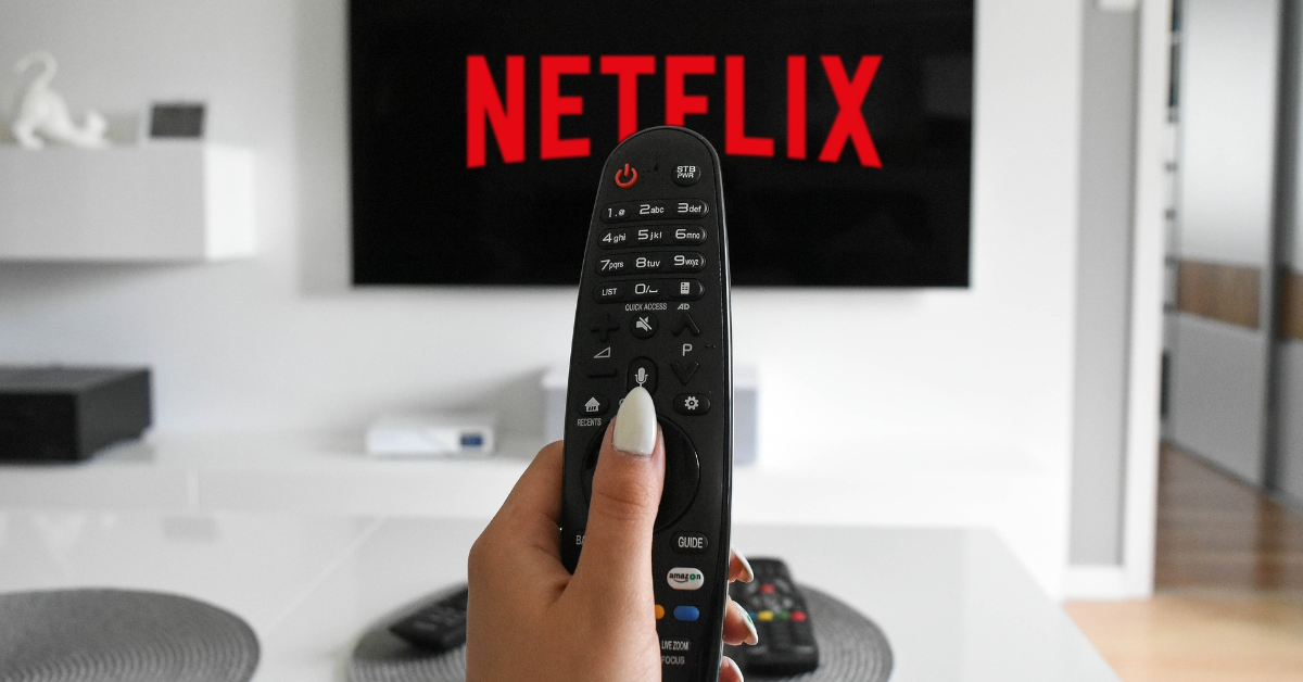 TV With The Netflix Logo and a Remote | Photo credit: Pixabay.com