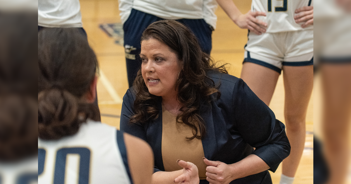 Summer Quesenberry, who is beginning her second year as UIS women’s basketball coach, talks to her players during a game against Kentucky Wesleyan University on Nov. 16, 2022. Amanda Jones/UIS