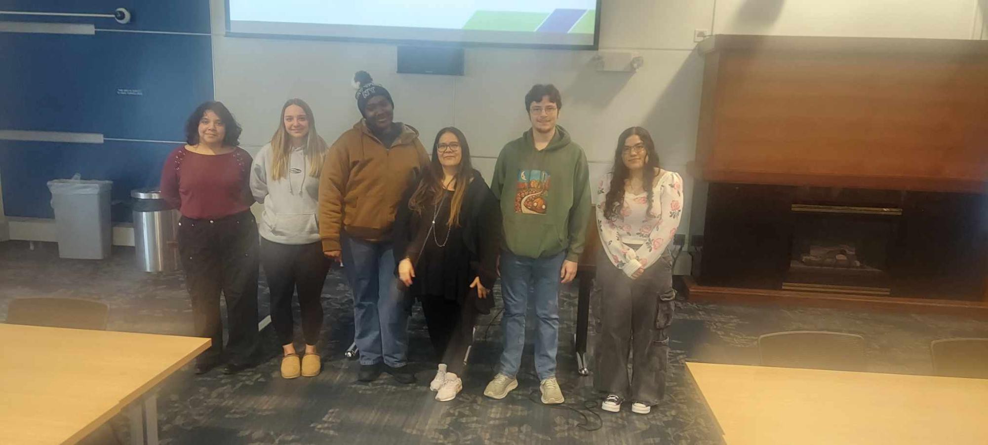 UIS Social Work Club helps inform immigrants of their constitutional rights