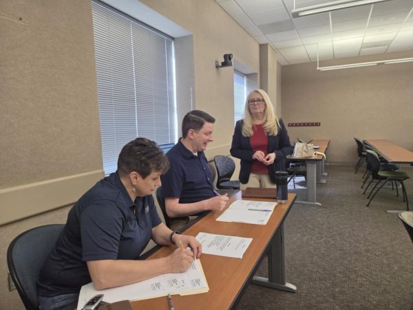 Speech & Debate Showcase Highlights Student Talent at UIS