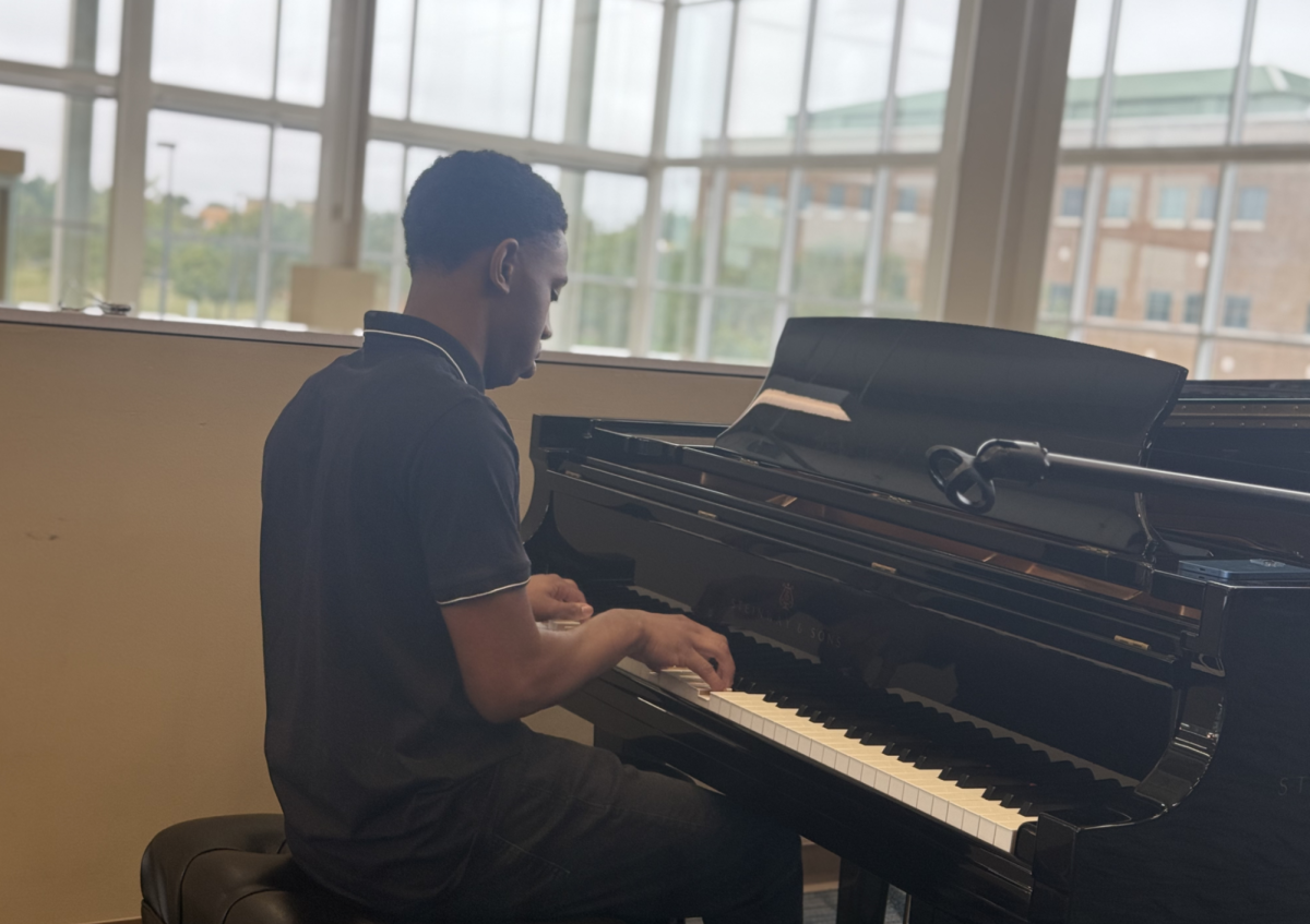 UIS Music Program kicks off first 'brown bag' concert of the year