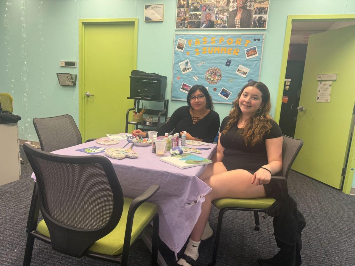 UIS students participate in the Hispanic-Latinx/e Heritage Month closing event at the Diversity Center. The celebration featured art activities, refreshments, and opportunities to reflect on cultural heritage. (Photo courtesy of UIS Diversity Center)